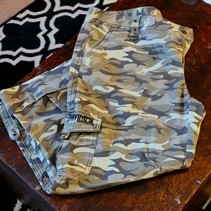 HD Camo Capri pants